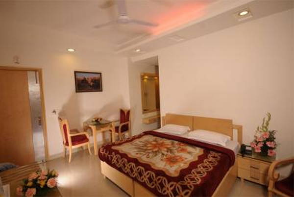 Hotel Bharat Continental New Delhi Ngoại thất bức ảnh